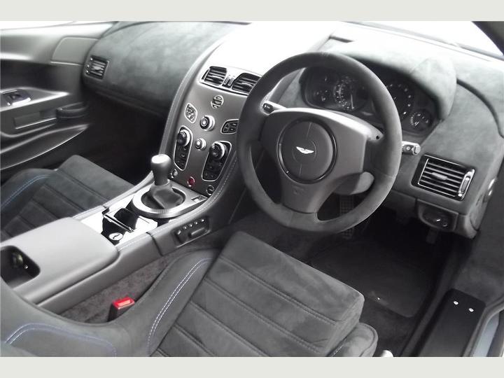 Aston Martin Vantage 6