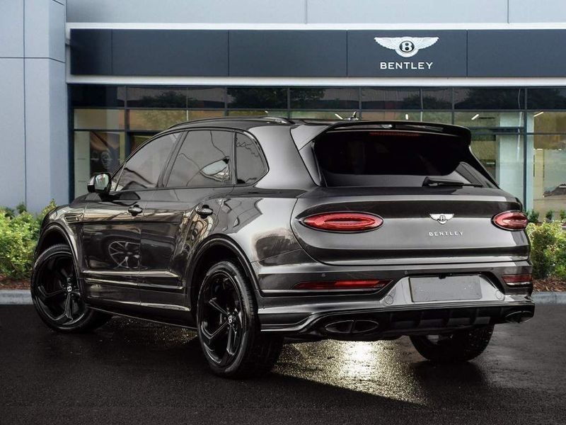 Bentley Bentayga Chauffeur Sportscar