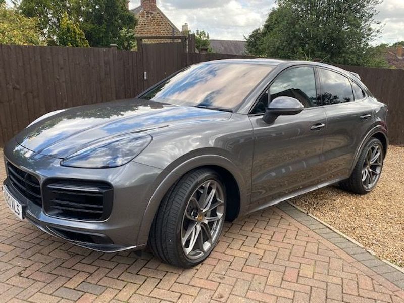Chauffeur Porsche Cayenne Hire