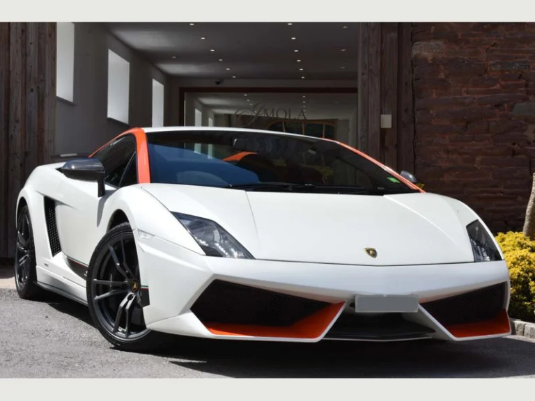 Lamborghini Gallardo Self Drive Car to Rent