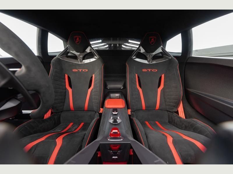 Lamborghini Huracan Seats