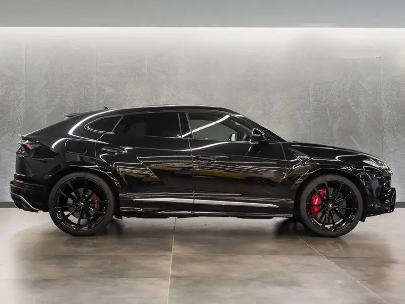 Lamborghini Urus Sports Car Rental