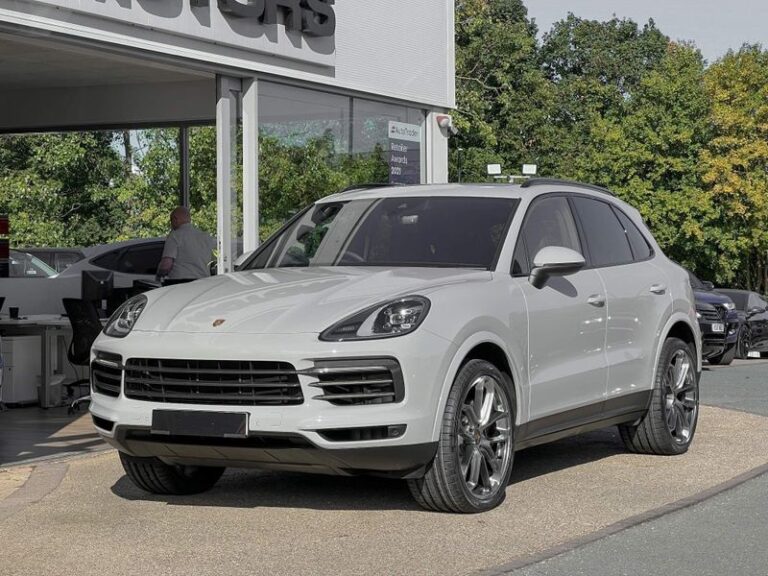 Porsche Cayenne Sports Car Rent