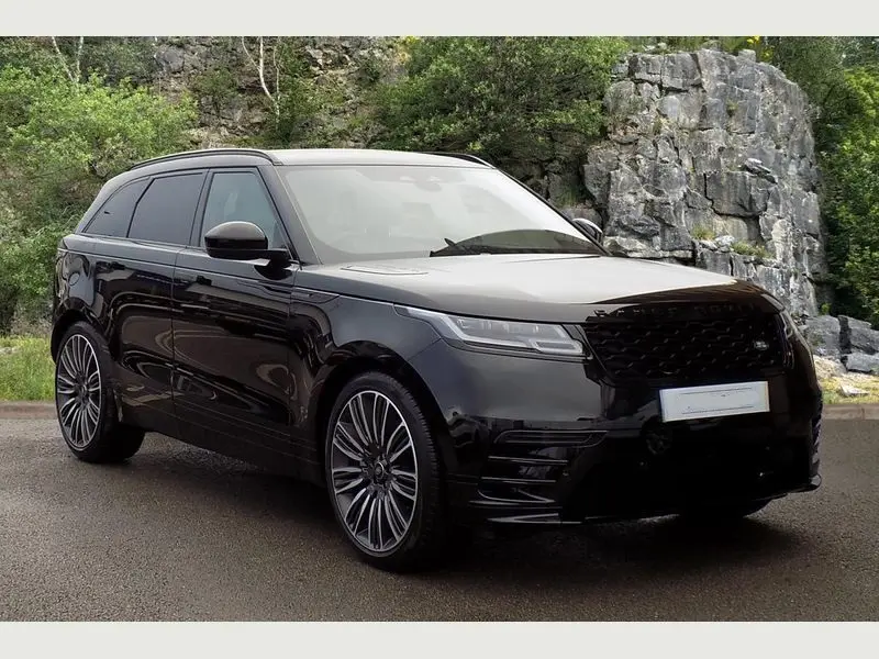 Range Rover Velar side profile showcasing its sleek lines.