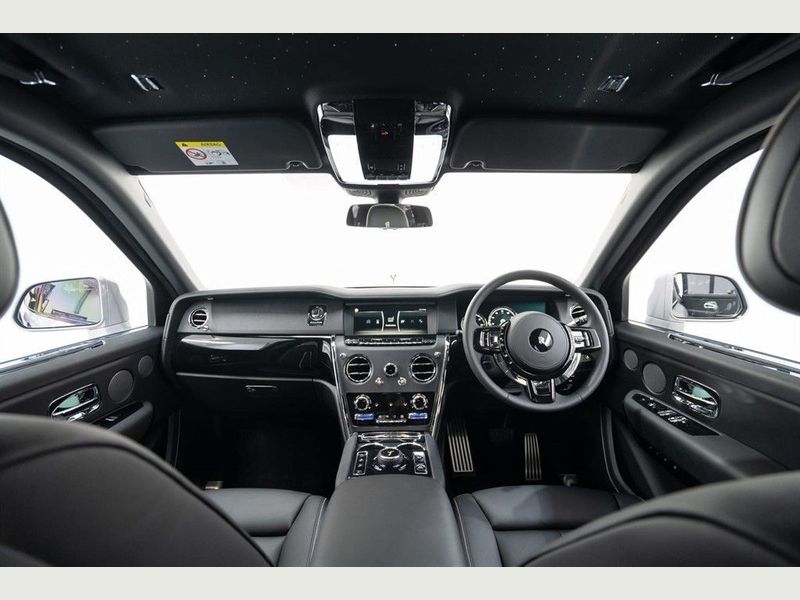 Rolls Royce Cullinan Car Rental