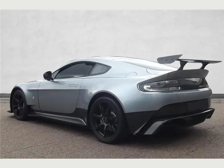 V12 Car Rental