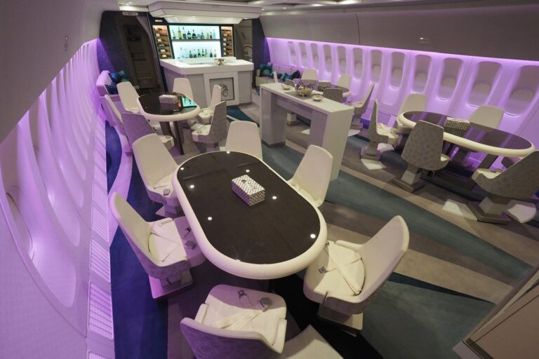 boeing 777-200 LR for casino games